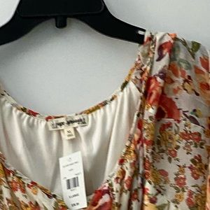 Cracker Barrel . Lined summer tunic. Pretty floral gauzes